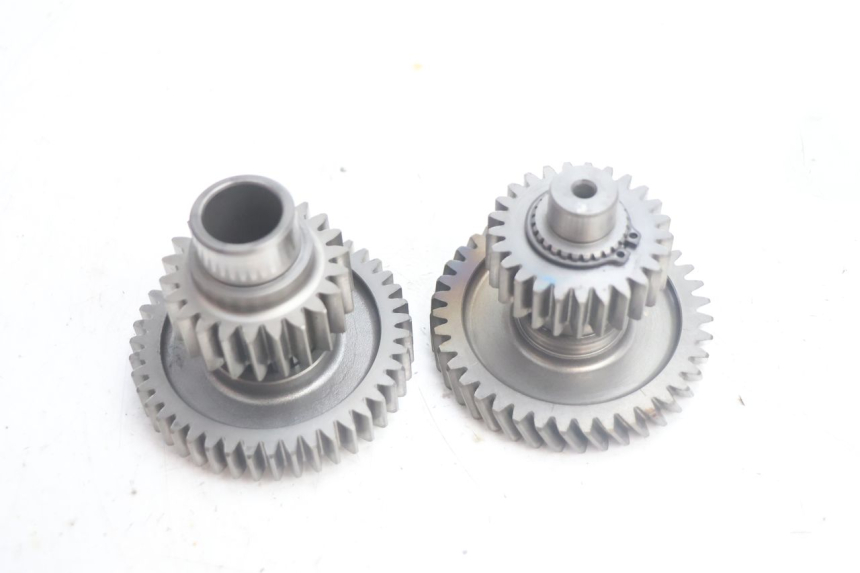 photo de ENGRANAJE TRANSMISIÓN SUZUKI BURGMAN EXECUTIVE ABS 650 (2006 - 2012) - Primer plano técnico