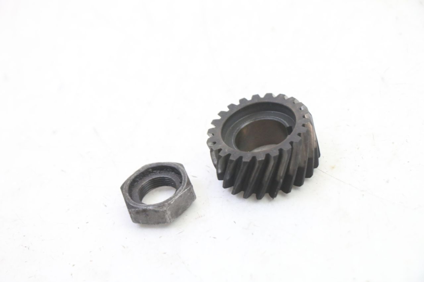 photo de ENGRANAJE TRANSMISIÓN YAMAHA TDR DELTABOX 125 (1997 - 2003) - Primer plano técnico