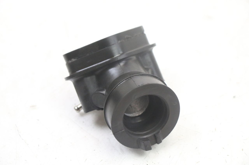 photo de TUBO DE ADMISIÓN KYMCO AGILITY 4T 50 (2018 - 2022) - Primer plano técnico