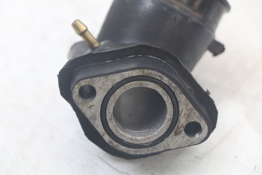 photo de TUBO DE ADMISIÓN JONWAY AZTRAL 125 (2008 - 2017) - Otra perspectiva