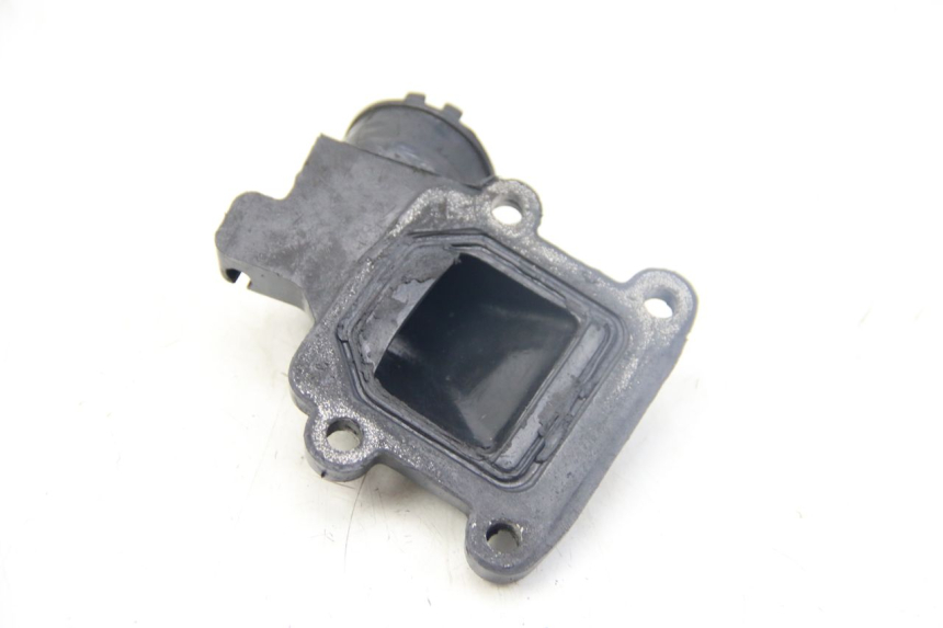 photo de TUBO DE ADMISIÓN MBK BOOSTER SPIRIT 50 (1999 - 2003) - Primer plano técnico