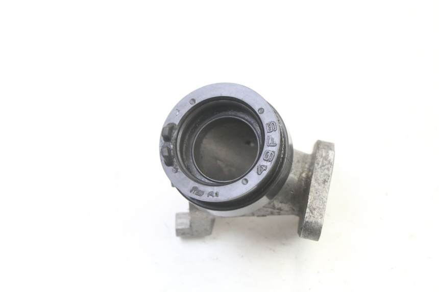 photo de TUBO DE ADMISIÓN SUZUKI BURGMAN 125 (2007 - 2014) - Primer plano técnico