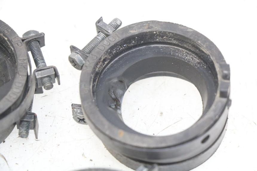 photo de TOMA DE ADMISIóN HONDA CB R 1000 (2018 - 2023) - Primer plano técnico