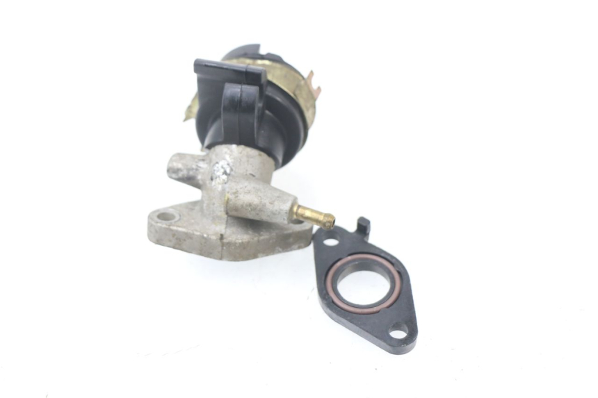 photo de TUBO DE ADMISIÓN TNT MOTOR FASTINO 4T 50 (2013 - 2019) - Otra perspectiva