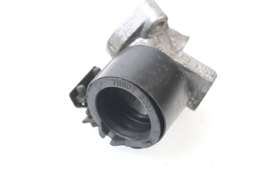 photo de TUBO DE ADMISIÓN HONDA FES PANTHEON 125 (2003 - 2007) - Detalle de la pieza