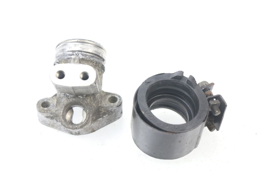 photo de TUBO DE ADMISIÓN HONDA FES PANTHEON 125 (2003 - 2007) - Primer plano técnico