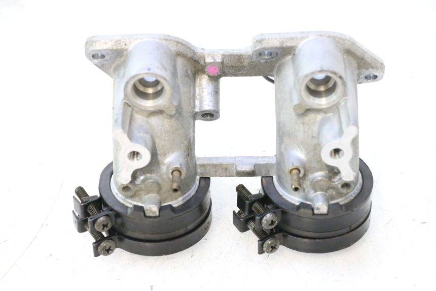 photo de TOBERAS HONDA FJS SILVER WING SILVERWING 400 (2005 - 2008) - Primer plano técnico