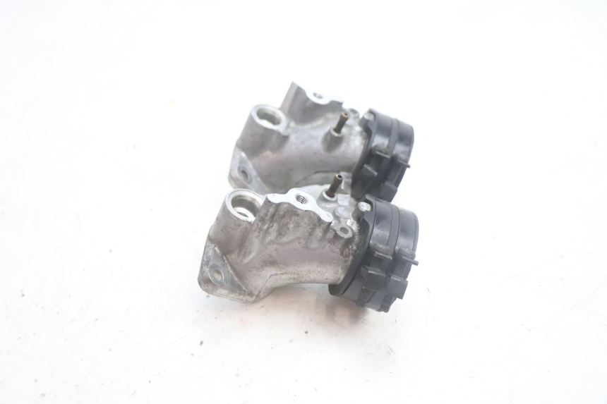 photo de TOBERAS HONDA FJS SILVER WING SILVERWING 400 (2005 - 2008) - Otra perspectiva