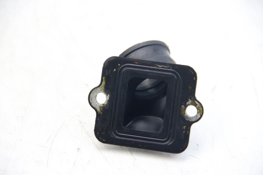 photo de TUBO DE ADMISIÓN PIAGGIO FLY 2T 50 (2004 - 2017) - Primer plano técnico