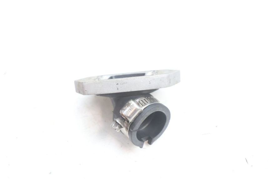 photo de TUBO DE ADMISIÓN PIAGGIO FLY 2T 50 (2004 - 2017) - Otra perspectiva