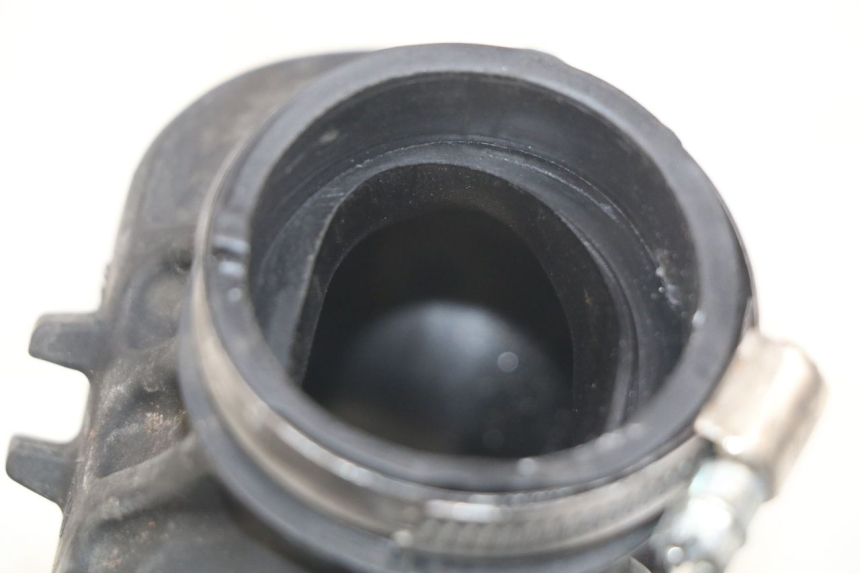 photo de TUBO DE ADMISIÓN GILERA GP 800 (2007 - 2013) - Otra perspectiva