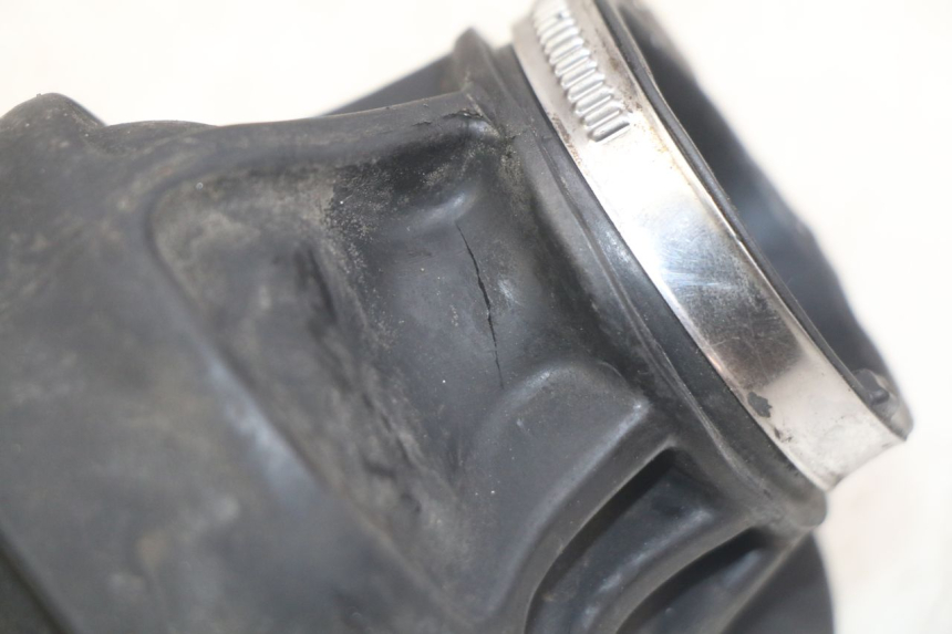 photo de TUBO DE ADMISIÓN GILERA GP 800 (2007 - 2013) - Primer plano técnico