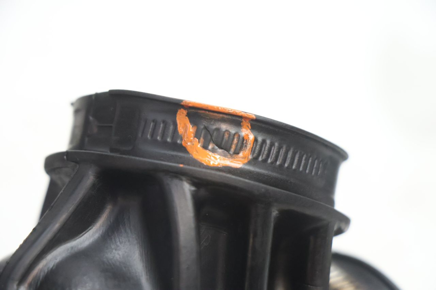 photo de TUBO DE ADMISIÓN GILERA GP 800 (2007 - 2013) - Estado de la superficie y material
