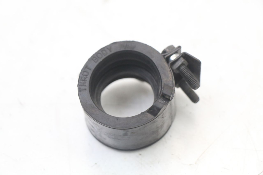 photo de TUBO DE ADMISIÓN HONDA FES S-WING SWING 125 (2007 - 2015) - Primer plano técnico