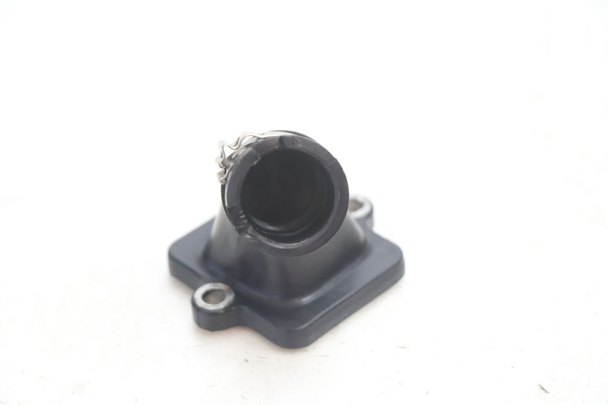 photo de TUBO DE ADMISIÓN PEUGEOT KISBEE 2T 50 (2010 - 2017) - Zoom estado de uso