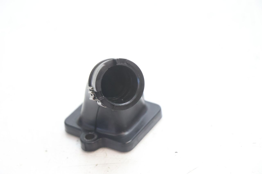 photo de TUBO DE ADMISIÓN PEUGEOT LUDIX 50 (2008 - 2017) - Primer plano técnico