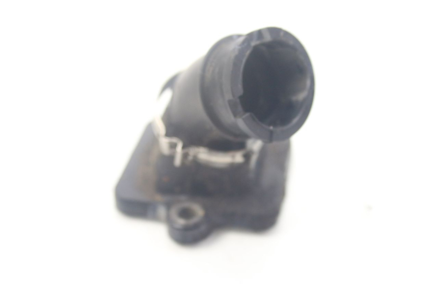 photo de TUBO DE ADMISIÓN PEUGEOT LUDIX SNAKE 2T 50 (2004 - 2014) - Primer plano técnico