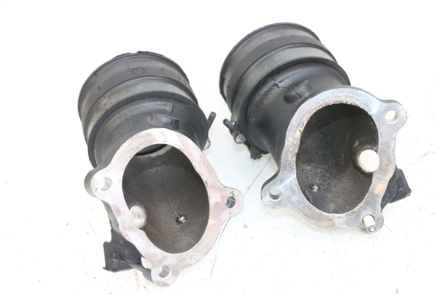 photo de TOBERAS MOTO GUZZI NORGE 8V GT 1200 (2011 - 2016) - Primer plano técnico