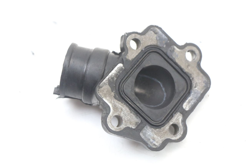 photo de Tubo de admisión MBK OVETTO ONE 2T 50 (2013 - 2017) - Otra perspectiva