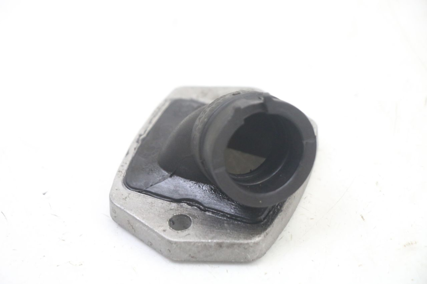 photo de TUBO DE ADMISIÓN PIAGGIO FLY 2T 50 (2004 - 2017) - Detalle de la pieza