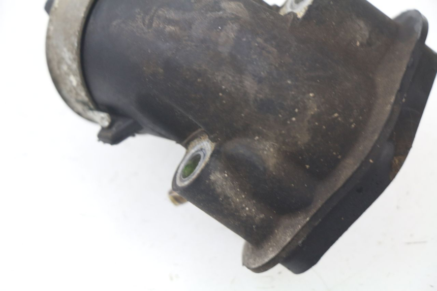 photo de TUBO DE ADMISIÓN PEUGEOT V-CLIC VCLIC 50 (2007 - 2013) - Primer plano técnico