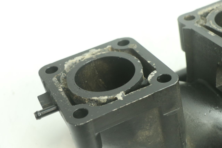 photo de TOBERAS YAMAHA WAVE RUNNER GP R 1200 (2000 - 2003) - Primer plano técnico
