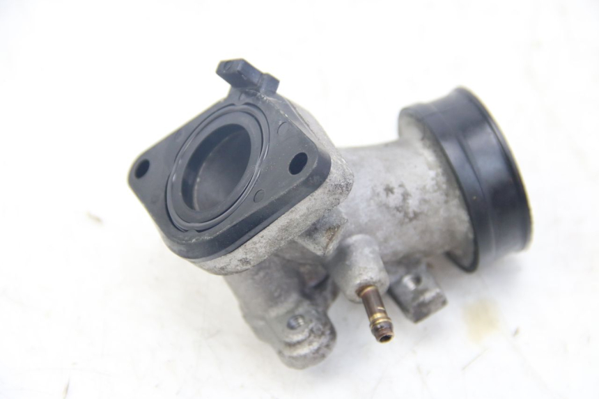 photo de TOMA DE ADMISIóN YAMAHA XMAX X-MAX 125 (2006 - 2009) - Zoom estado de uso