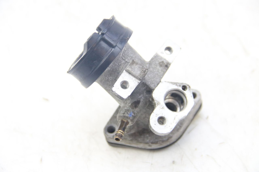 photo de TOMA DE ADMISIóN YAMAHA XMAX X-MAX 125 (2006 - 2009) - Primer plano técnico