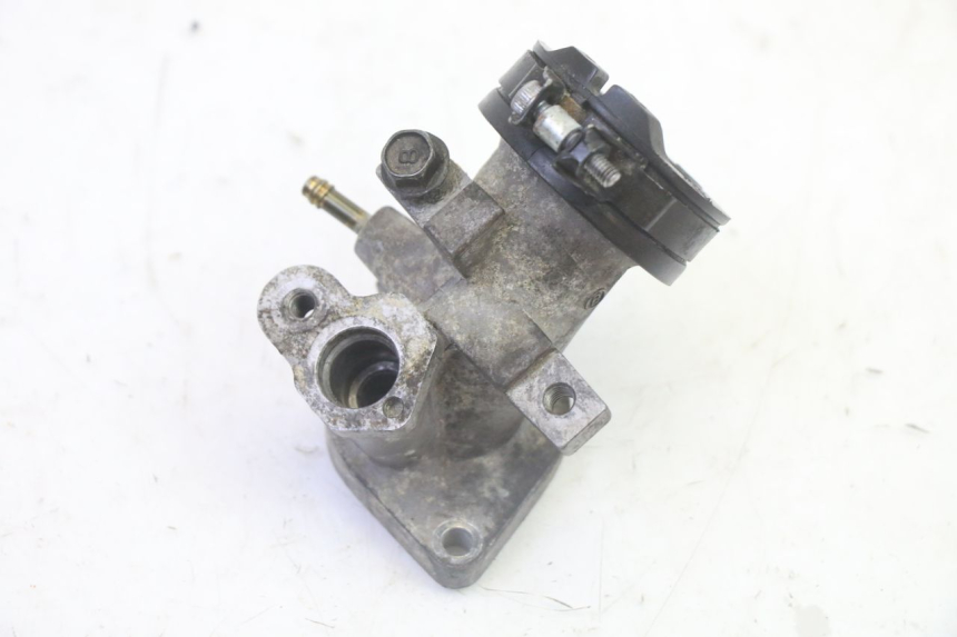 photo de TOMA DE ADMISIóN YAMAHA XMAX X-MAX 125 (2006 - 2009) - Detalle de la pieza