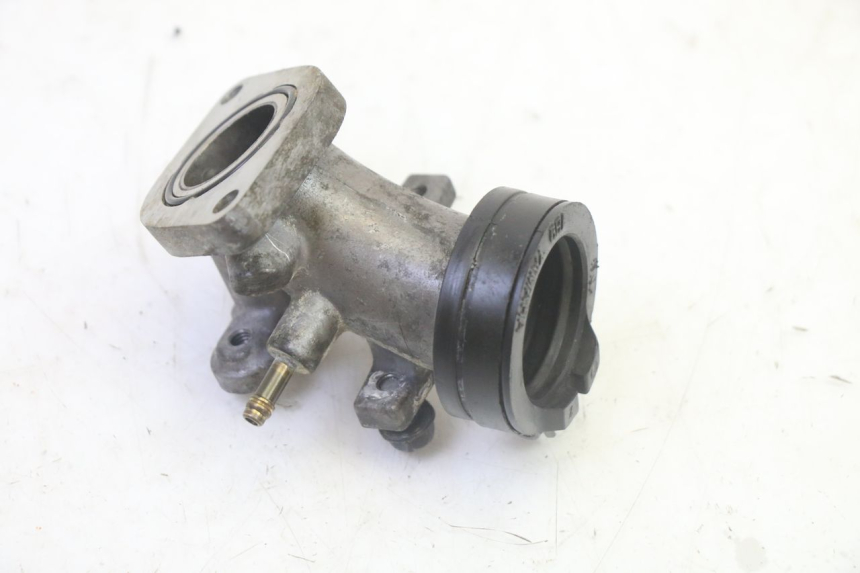 photo de TOMA DE ADMISIóN YAMAHA XMAX X-MAX 125 (2006 - 2009) - Primer plano técnico