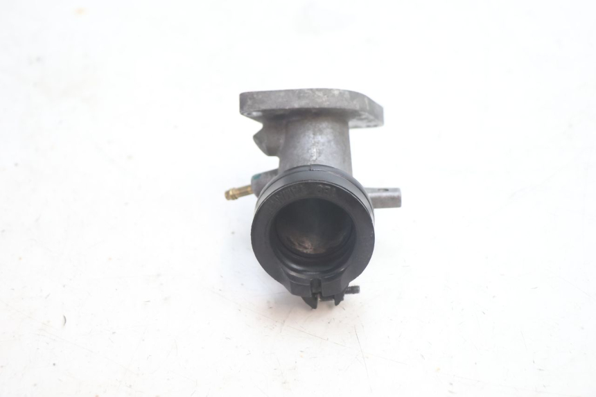 photo de TOMA DE ADMISIóN YAMAHA XMAX X-MAX 125 (2006 - 2009) - Detalles de los puntos de fijación