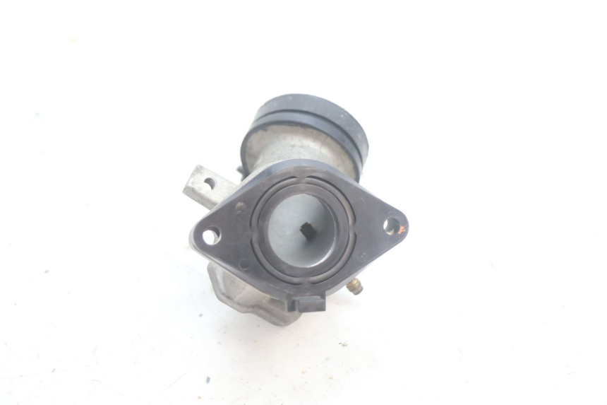 photo de TOBERAS YAMAHA X-MAX XMAX 125 (2010 - 2013) - Detalles de los puntos de fijación