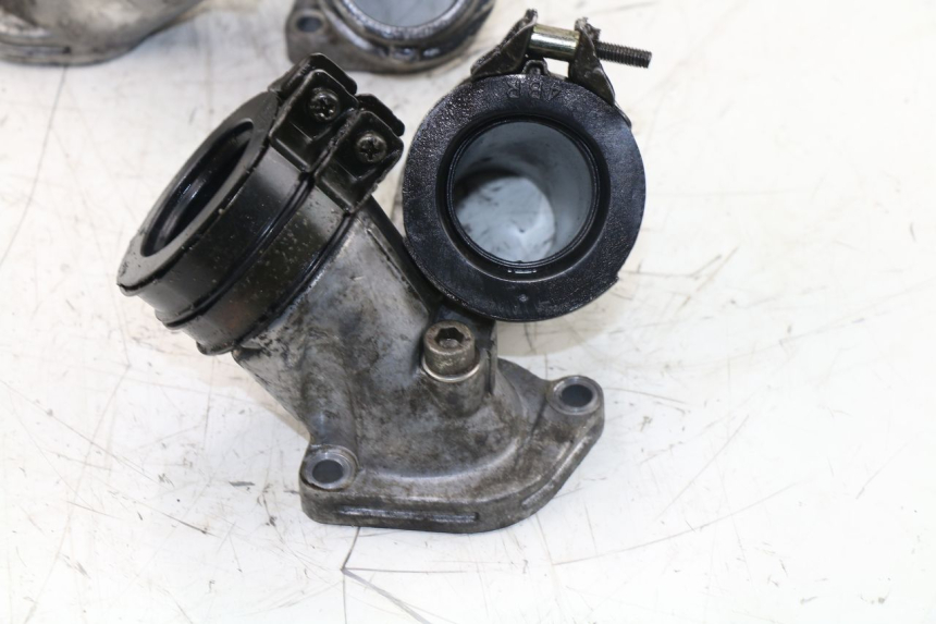 photo de TOBERAS YAMAHA XJS DIVERSION 600 (1997 - 1999) - Detalle de la pieza