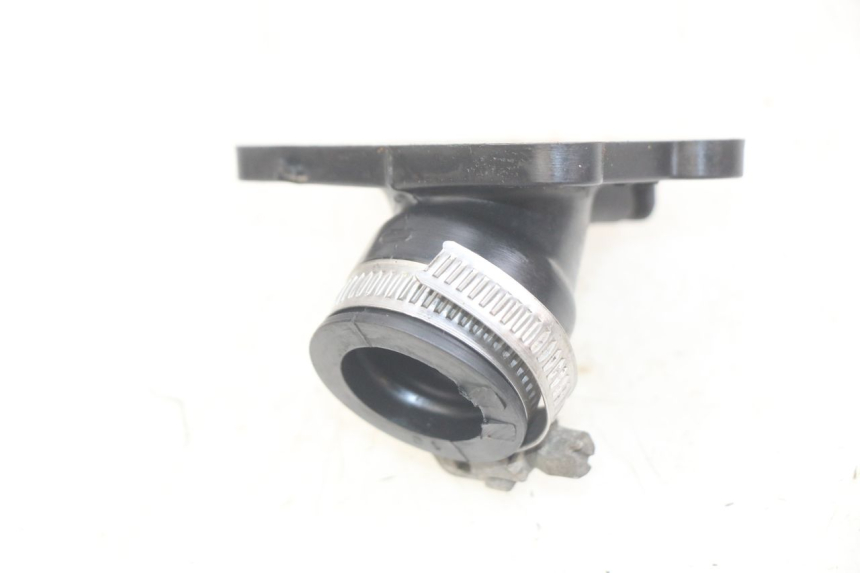 photo de TUBO DE ADMISIÓN PEUGEOT XP6 50 (2006 - 2011) - Zoom estado de uso