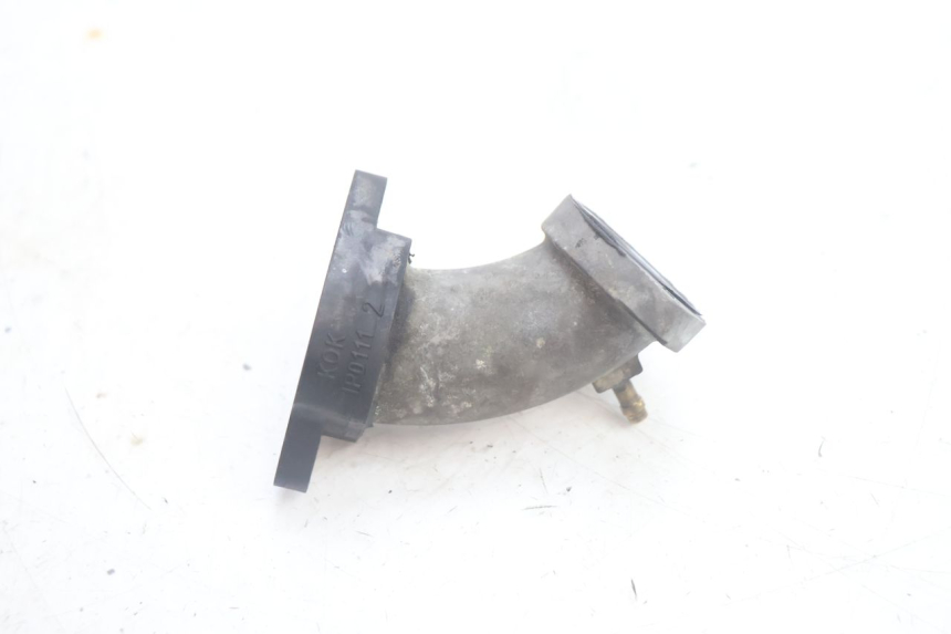 photo de TUBO DE ADMISIÓN YAMAHA YP MAJESTY 125 (2002 - 2006) - Primer plano técnico