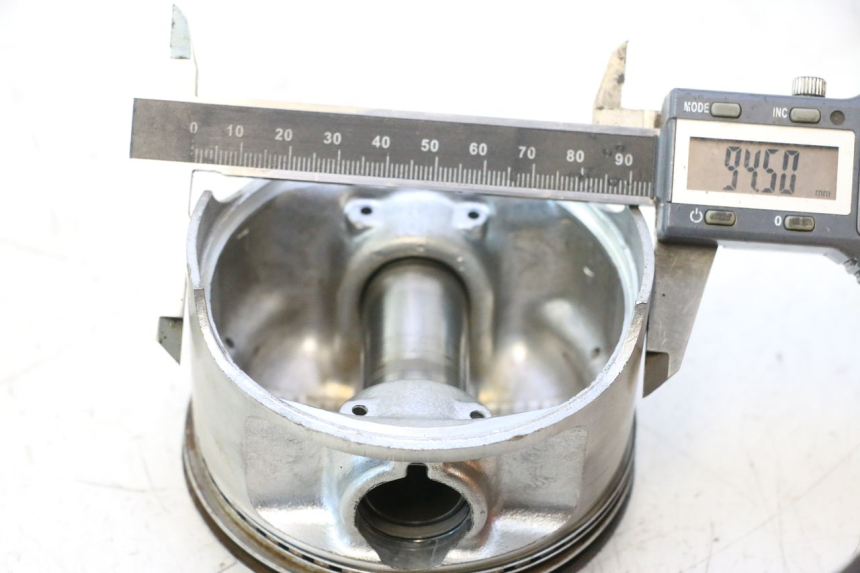 photo de PISTON SUZUKI DR S 600 (1985 - 1989) - Detalle de la pieza