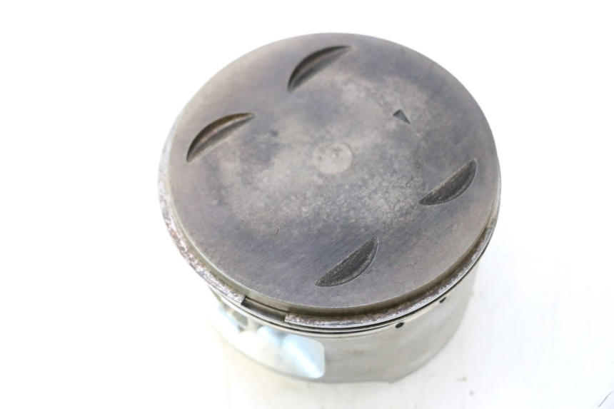 photo de PISTON SUZUKI DR S 600 (1985 - 1989) - Estado de la superficie y material