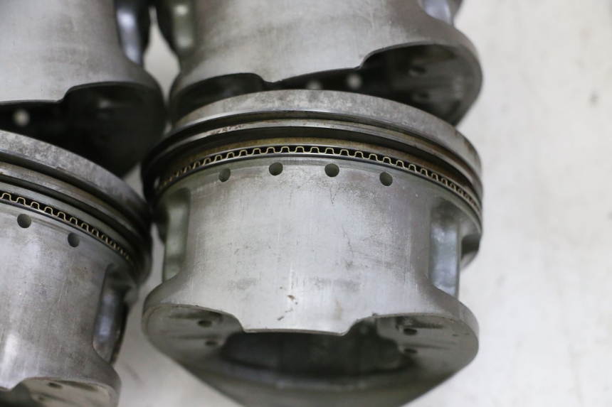 photo de PISTON YAMAHA FJ 36Y 1100 (1984 - 1985) - Detalles de los puntos de fijación