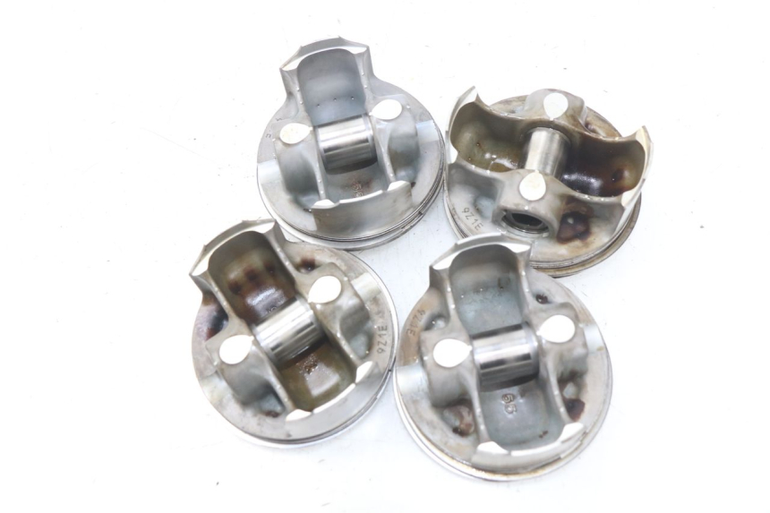 photo de PISTÓN YAMAHA FJR ABS 1300 (2006 - 2012) - Primer plano técnico