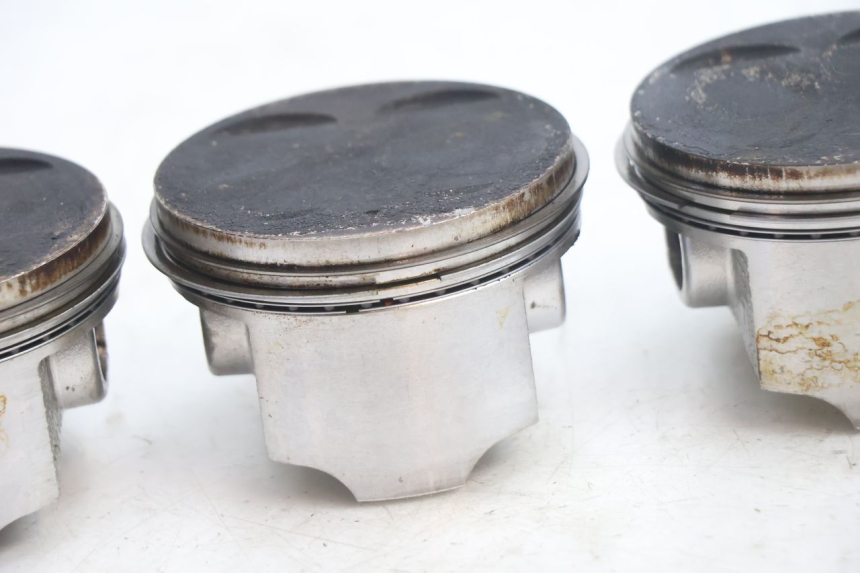 photo de PISTON SUZUKI GSF N BANDIT 1200 (2001 - 2005) - Detalles de los puntos de fijación
