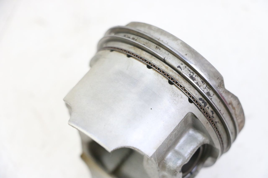 photo de PISTON SUZUKI BURGMAN 125 (2007 - 2014) - Primer plano técnico