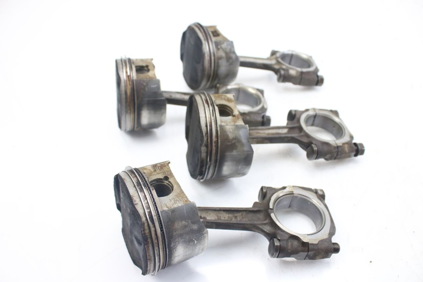 photo de PISTÓN HONDA VFR FI RC46 800 (1998 - 2001) - Otra perspectiva