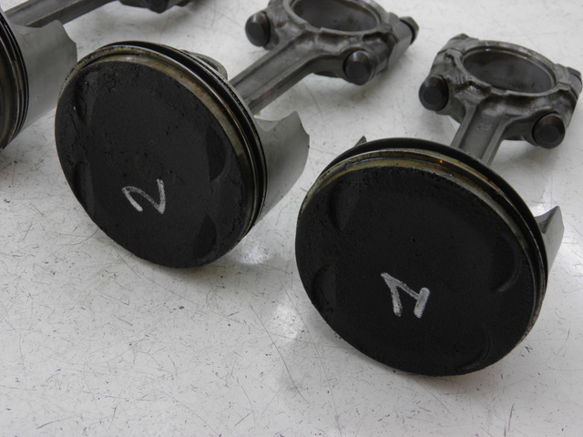 photo de PISTON YAMAHA FJR 1300 (2004 - 2005) - Detalle de la pieza