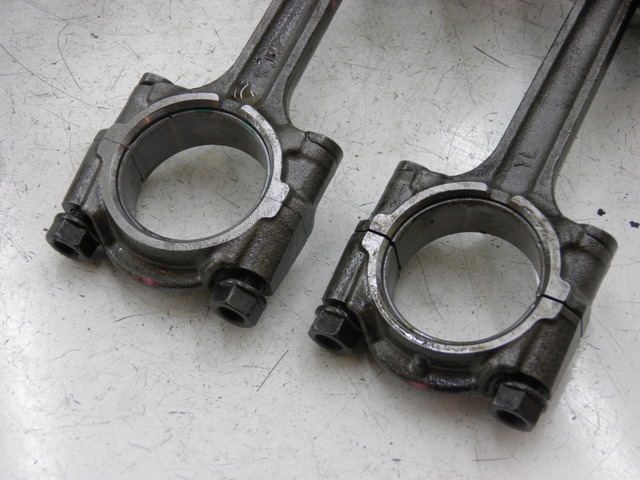 photo de PISTON YAMAHA FJR 1300 (2004 - 2005) - Detalles de los puntos de fijación