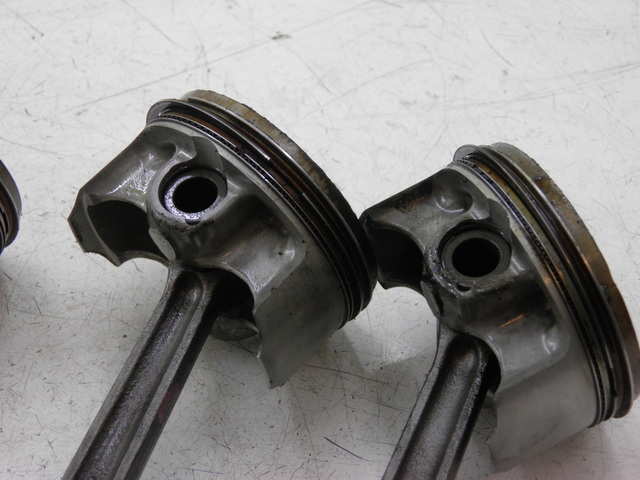 photo de PISTON YAMAHA FJR 1300 (2004 - 2005) - Estado de la superficie y material