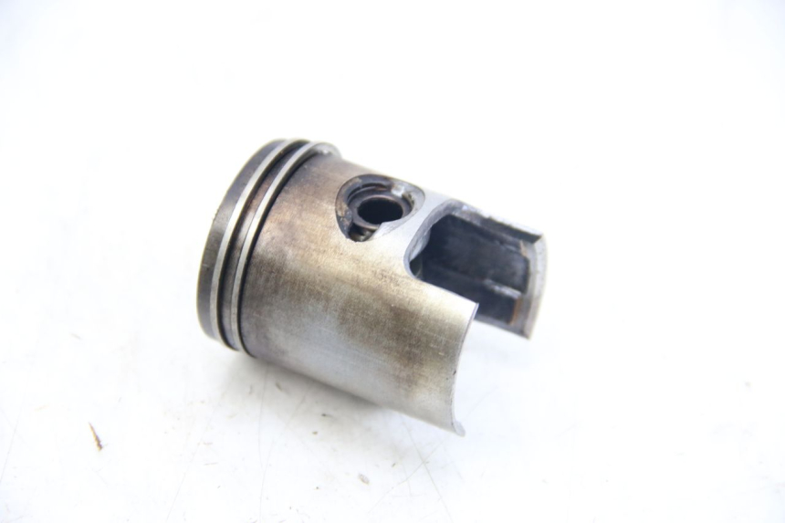 photo de PISTON PIAGGIO ZIP 2T 50 (2009 - 2019) - Primer plano técnico