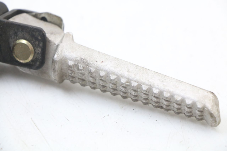 photo de Platina del reposapiés trasero derecho DAELIM A-FOUR 2T 50 (2005 - 2012) - Zoom estado de uso