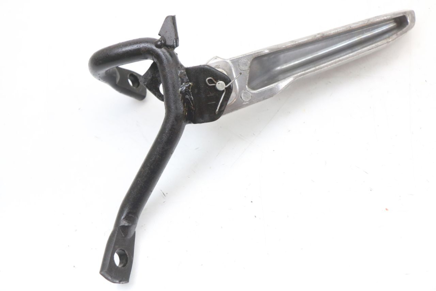 photo de PLACA DE APOYO DEL PIE TRASERO DERECHO JONWAY AZTRAL 125 (2008 - 2017) - Primer plano técnico