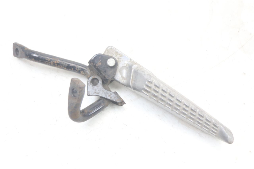 photo de PLACA DE APOYO DEL PIE TRASERO DERECHO JONWAY AZTRAL 125 (2008 - 2017) - Primer plano técnico