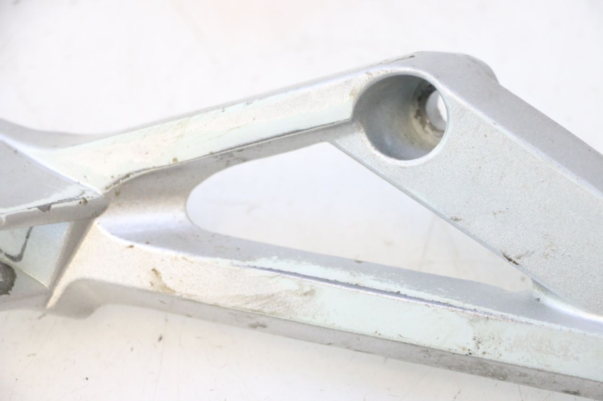 photo de SOPORTE ESTRIBERA TRASERA DERECHA MASH BIBOP 2.0 50 (2021 - 2026) - Estado de la superficie y material